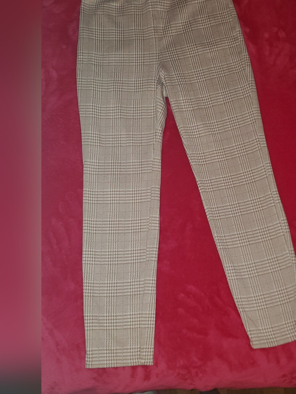 HALARA Pink and White Houndstooth Knit
